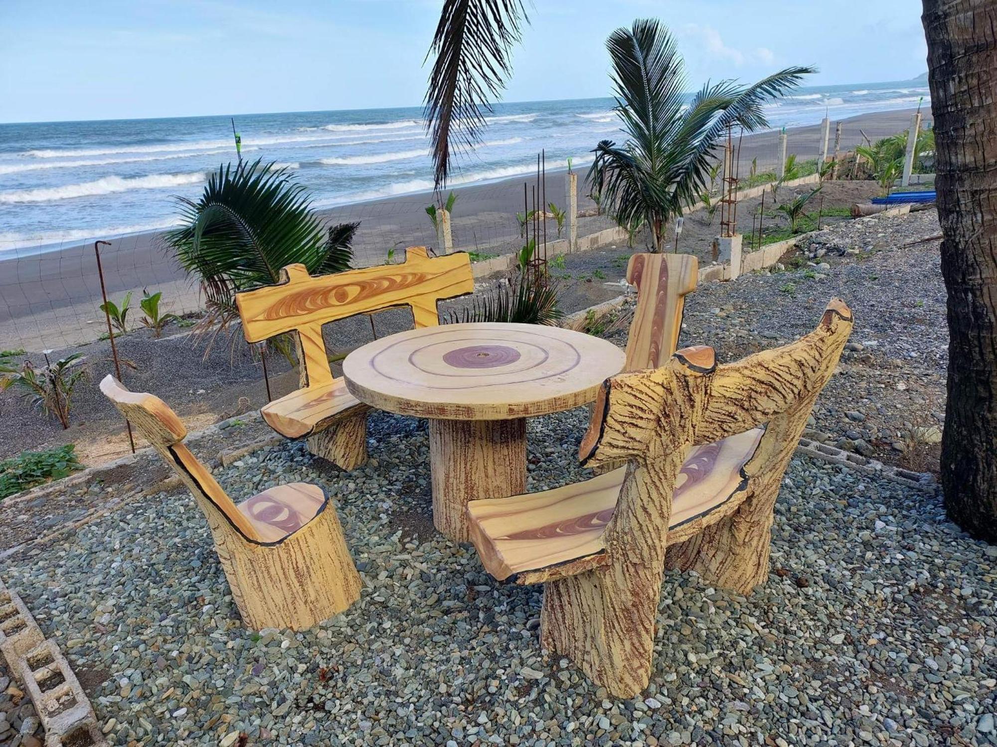 Costa Alora Beach Resort Dingalan Esterno foto
